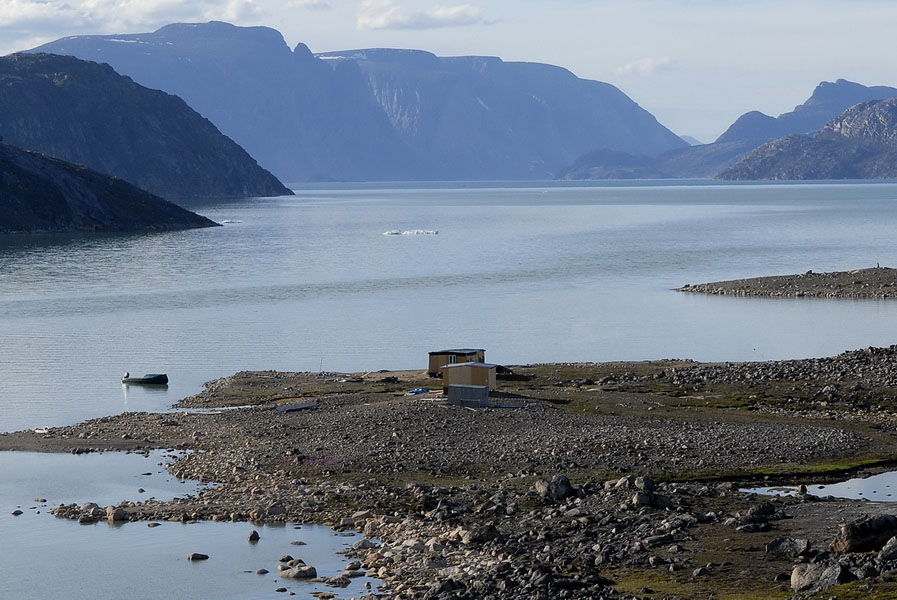  Nunavut, cabane au fond du fjord